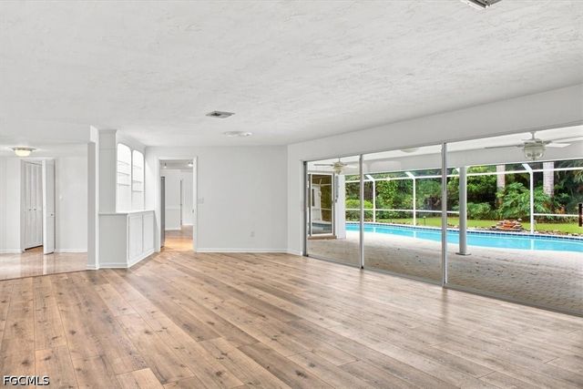 1364 Shadow LN, Fort Myers, FL 33901