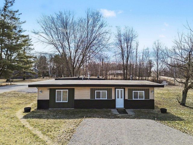 4042 S Oak Drive, Beaverton, MI 48612