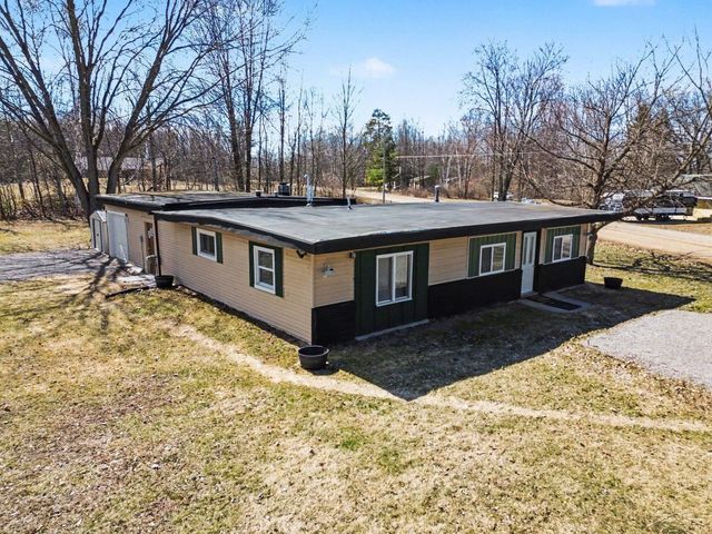 4042 S Oak Drive, Beaverton, MI 48612
