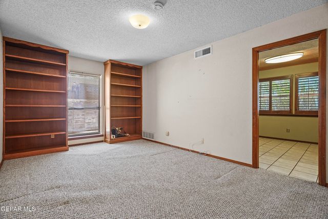 360 RIO ESTANCIA Drive, El Paso, TX 79932