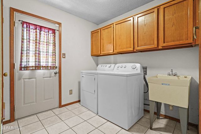 360 RIO ESTANCIA Drive, El Paso, TX 79932
