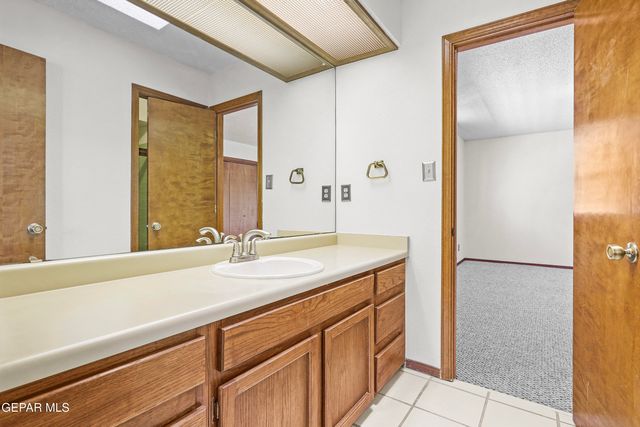 360 RIO ESTANCIA Drive, El Paso, TX 79932