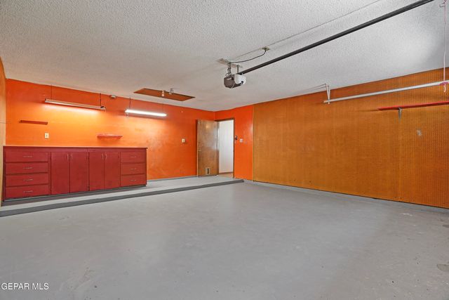 360 RIO ESTANCIA Drive, El Paso, TX 79932