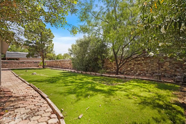 360 RIO ESTANCIA Drive, El Paso, TX 79932