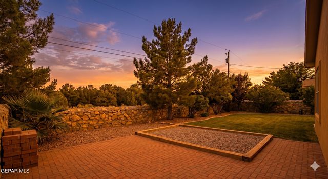 360 RIO ESTANCIA Drive, El Paso, TX 79932