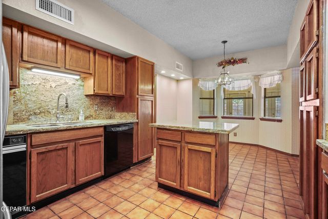 360 RIO ESTANCIA Drive, El Paso, TX 79932