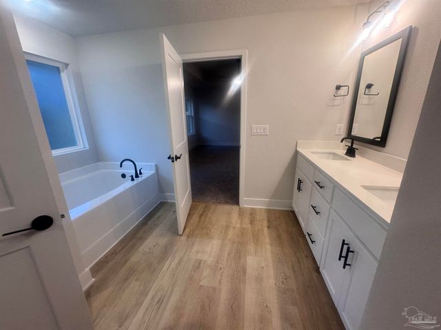 5315 Hidden Pines Cir, Milton, FL 32583