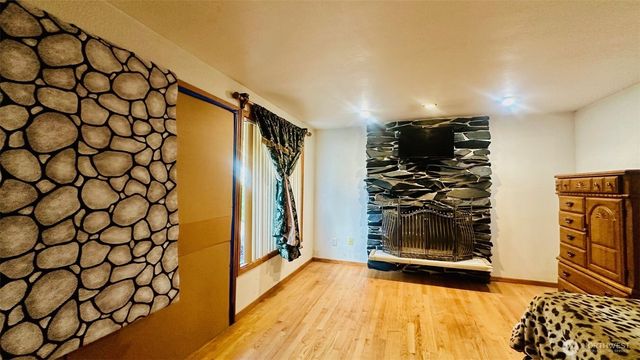 12238 4th Avenue NW, Seattle, WA 98177