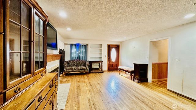 12238 4th Avenue NW, Seattle, WA 98177