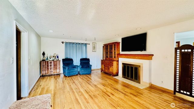 12238 4th Avenue NW, Seattle, WA 98177