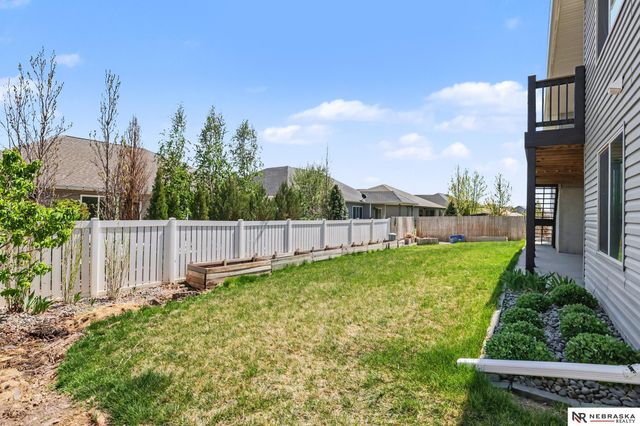 1224 N 100th Street, Lincoln, NE 68527