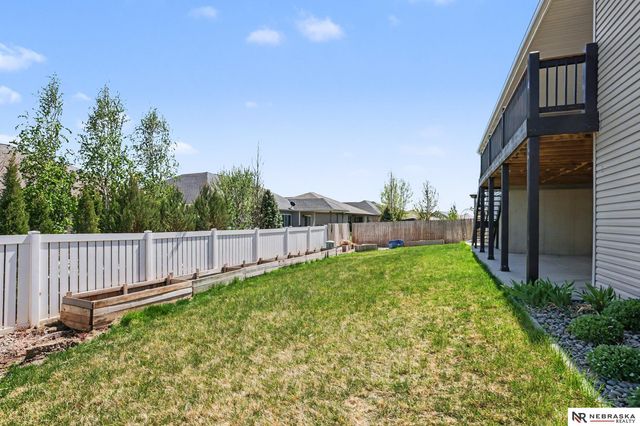1224 N 100th Street, Lincoln, NE 68527