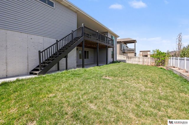 1224 N 100th Street, Lincoln, NE 68527
