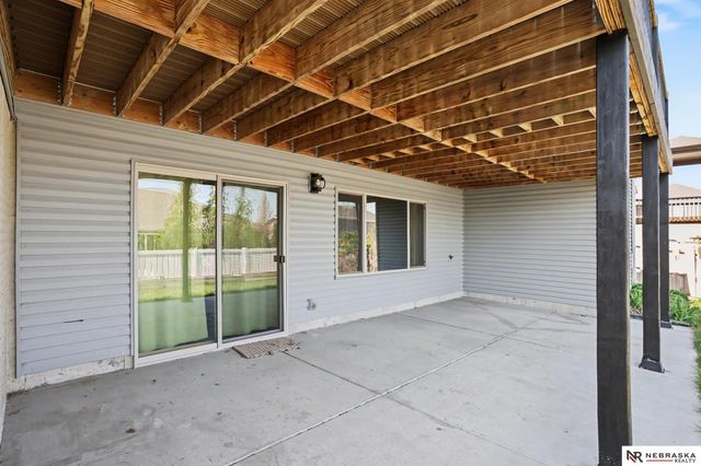 1224 N 100th Street, Lincoln, NE 68527