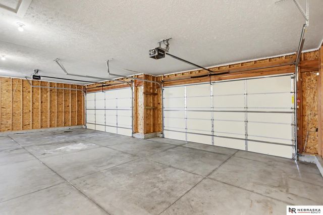 1224 N 100th Street, Lincoln, NE 68527