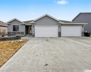 1224 N 100th Street, Lincoln, NE 68527