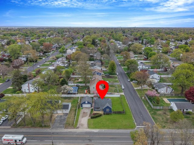 150 Spur Drive S, Bay Shore, NY 11706