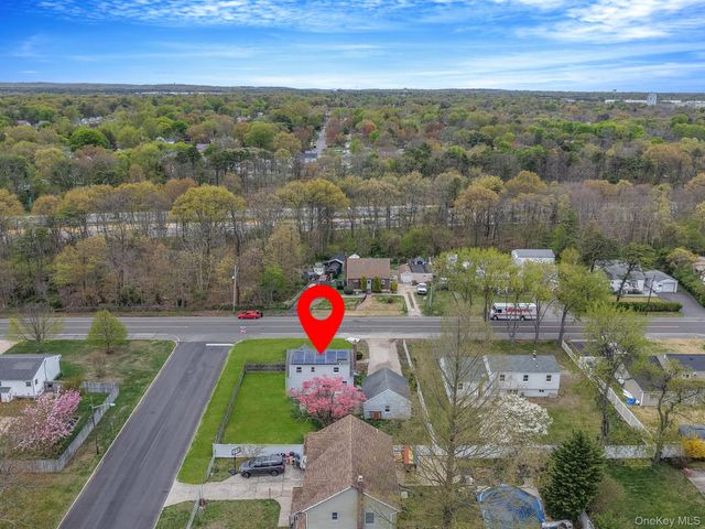 150 Spur Drive S, Bay Shore, NY 11706