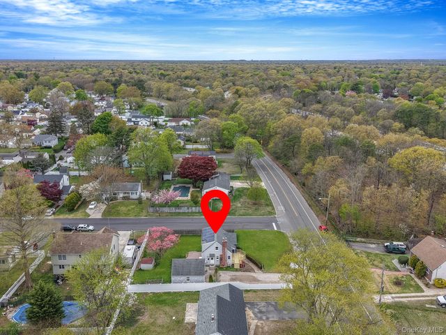150 Spur Drive S, Bay Shore, NY 11706