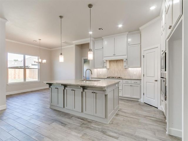 2905 Summit Hollow Circle, Norman, OK 73071