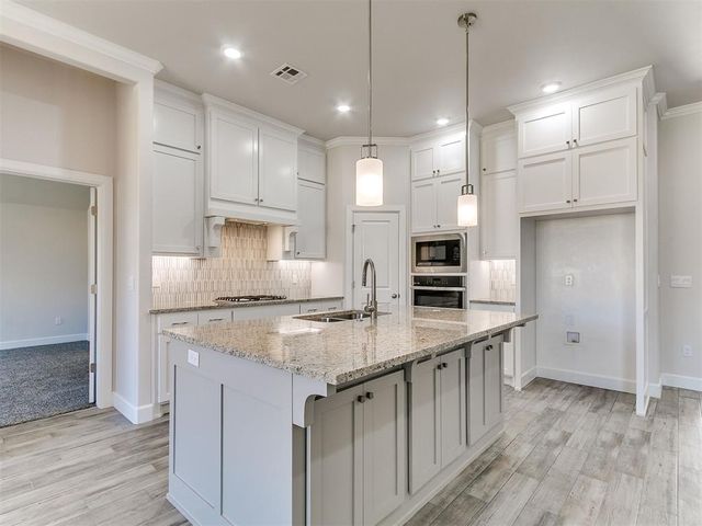 2905 Summit Hollow Circle, Norman, OK 73071