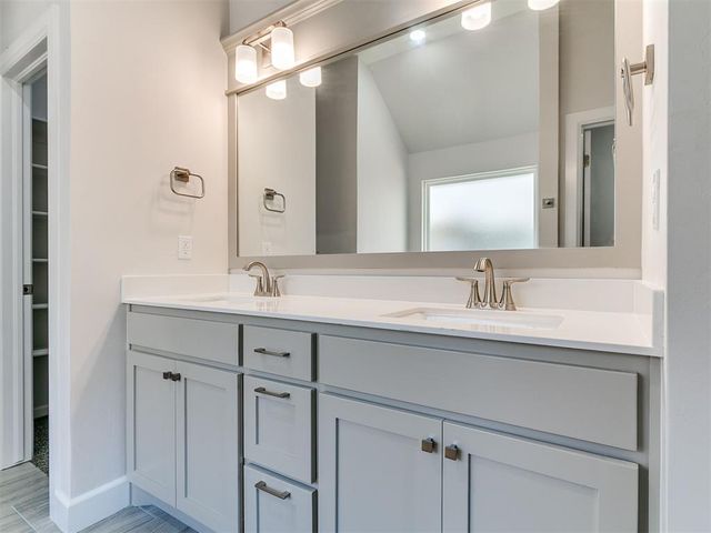 2905 Summit Hollow Circle, Norman, OK 73071