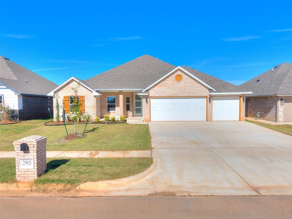 2905 Summit Hollow Circle, Norman, OK 73071