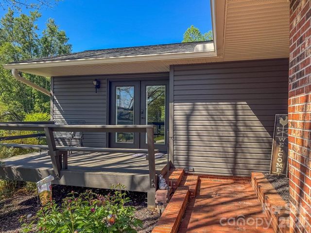 52 Briar Patch Road, Cullowhee, NC 28723