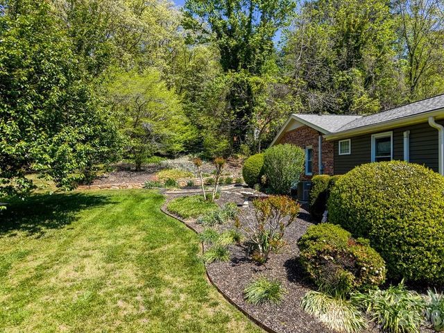 52 Briar Patch Road, Cullowhee, NC 28723