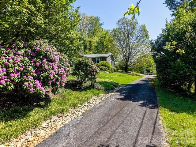 52 Briar Patch Road, Cullowhee, NC 28723