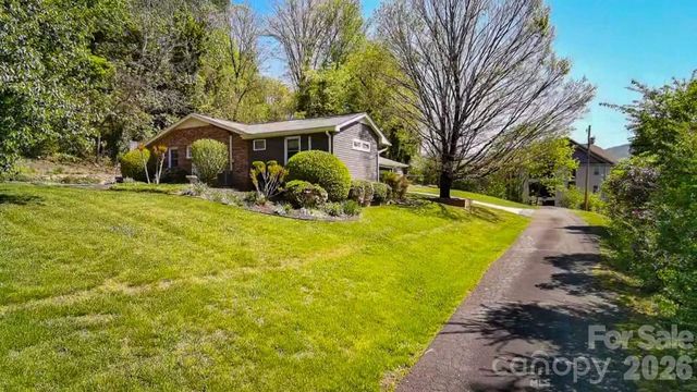 52 Briar Patch Road, Cullowhee, NC 28723