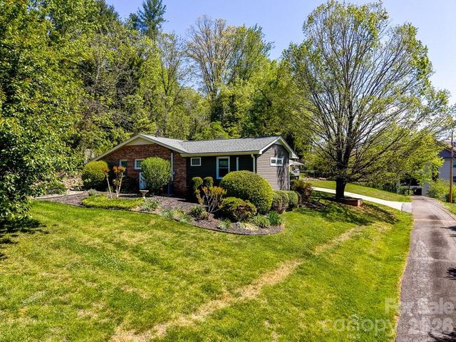 52 Briar Patch Road, Cullowhee, NC 28723