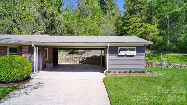 52 Briar Patch Road, Cullowhee, NC 28723
