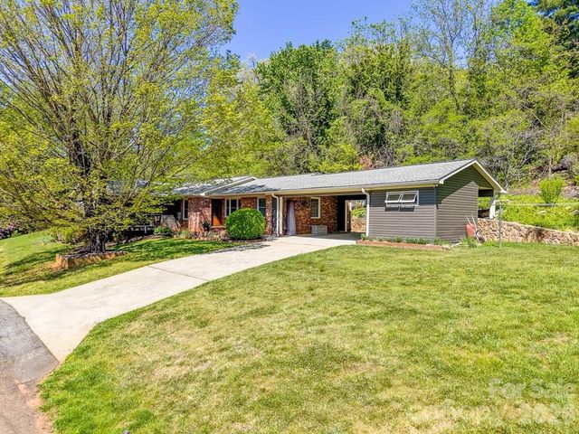 52 Briar Patch Road, Cullowhee, NC 28723