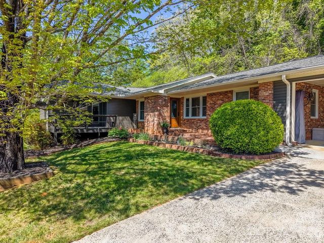 52 Briar Patch Road, Cullowhee, NC 28723