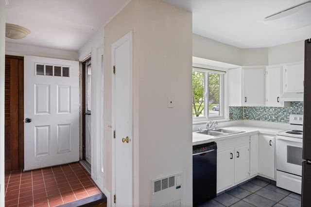 20 Greenfield Rd Unit C5, Essex Junction, VT 05452