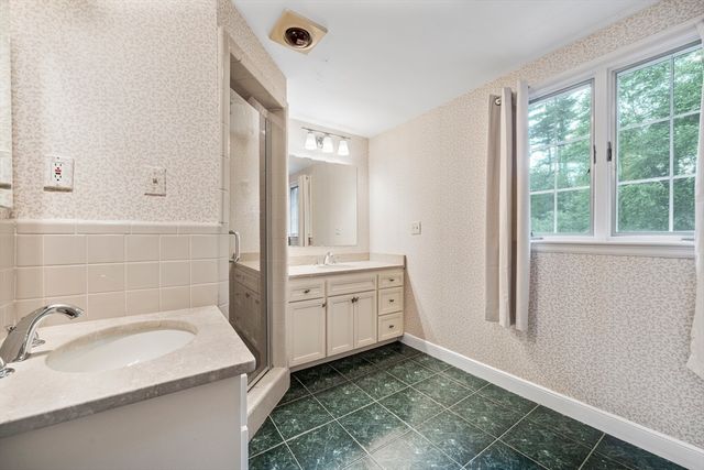 131 Montvale Rd, Weston, MA 02493