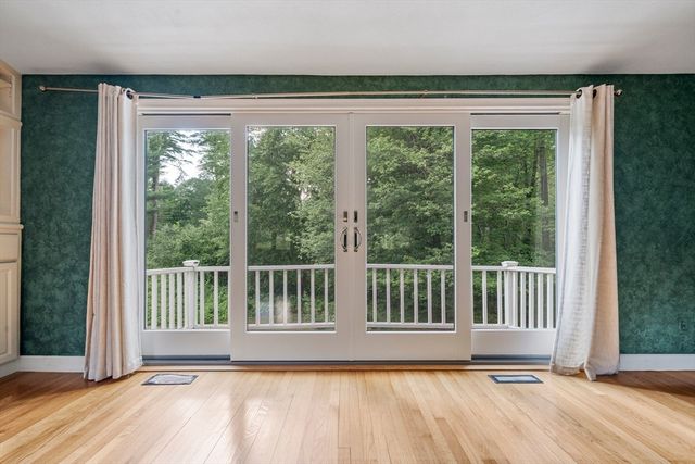 131 Montvale Rd, Weston, MA 02493