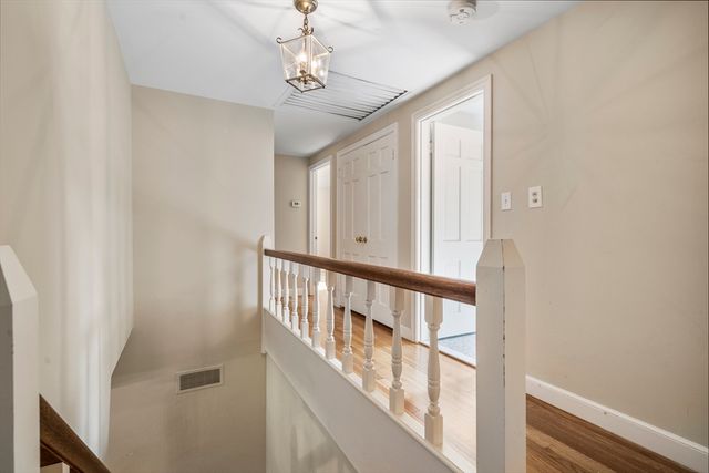 131 Montvale Rd, Weston, MA 02493