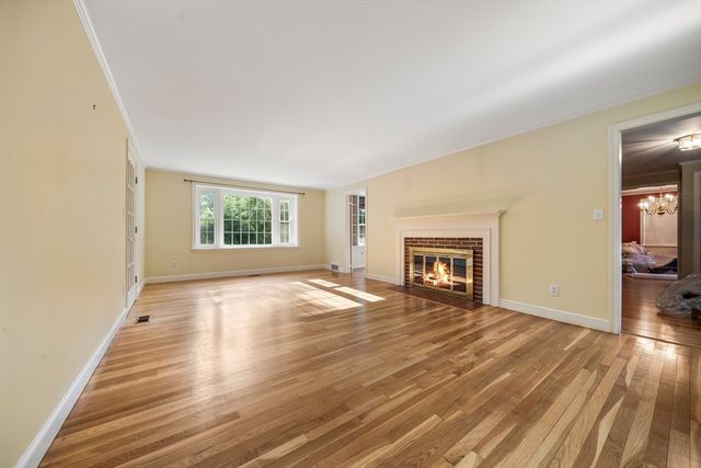 131 Montvale Rd, Weston, MA 02493