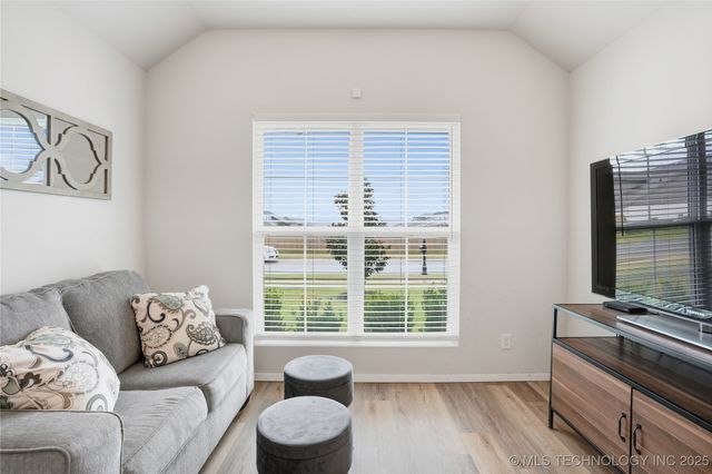 7207 E 131st Place S, Bixby, OK 74008