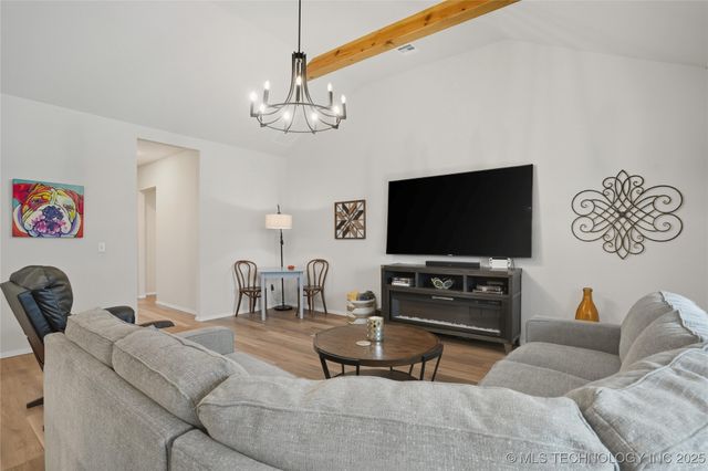 7207 E 131st Place S, Bixby, OK 74008