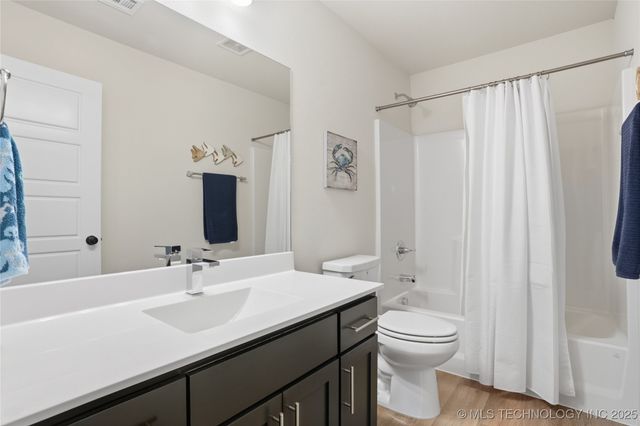 7207 E 131st Place S, Bixby, OK 74008