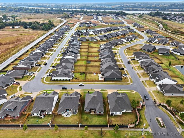 7207 E 131st Place S, Bixby, OK 74008