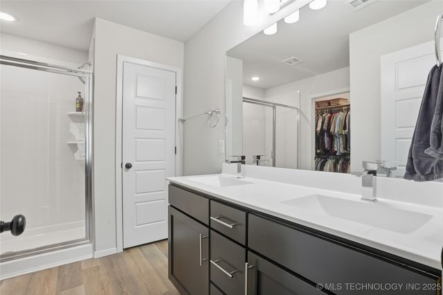 7207 E 131st Place S, Bixby, OK 74008