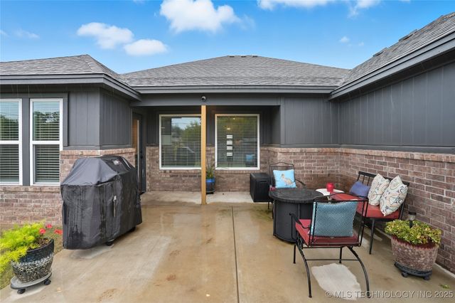 7207 E 131st Place S, Bixby, OK 74008