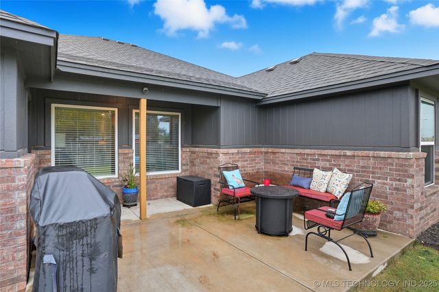 7207 E 131st Place S, Bixby, OK 74008