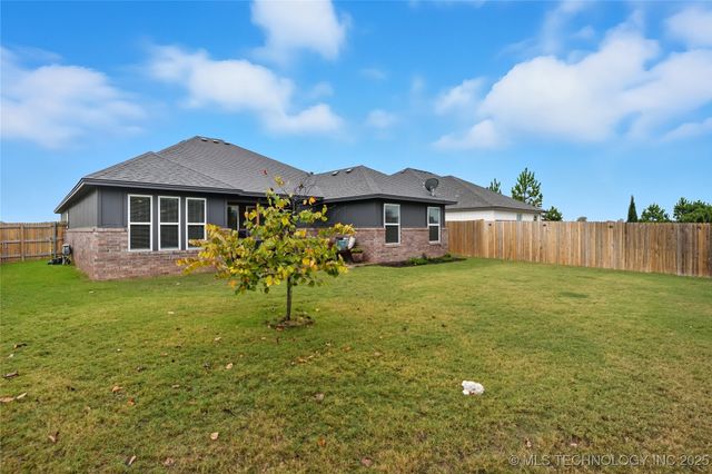 7207 E 131st Place S, Bixby, OK 74008