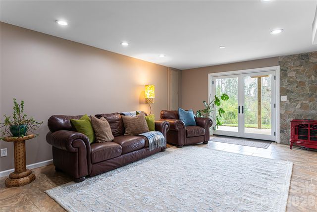 210 Wildflower Road 7, Asheville, NC 28804