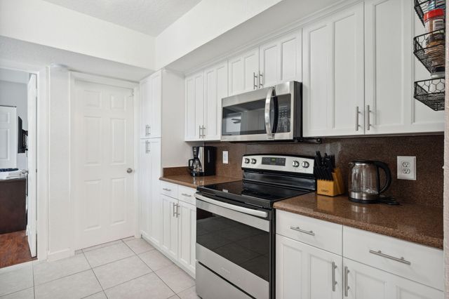 428 SE 2nd Street, Deerfield Beach, FL 33441
